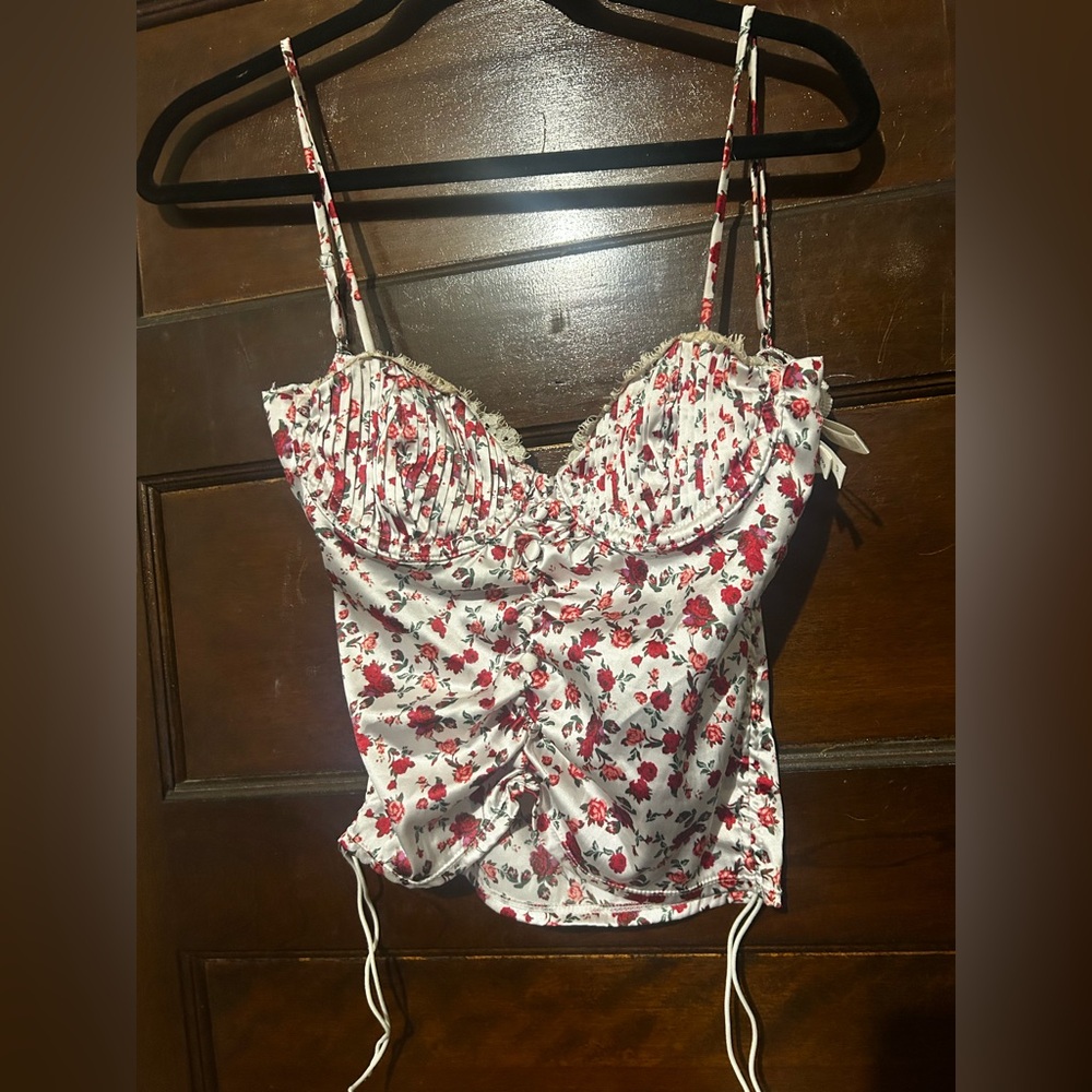 For love and lemons red floral top with lace trim
XS